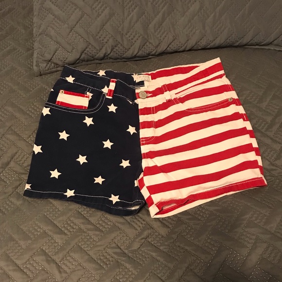 Patriotic shorts, kids, children’s place, size 14 - Picture 2 of 2
